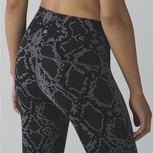 lululemon athletica Black and Gray Patterned Leggings